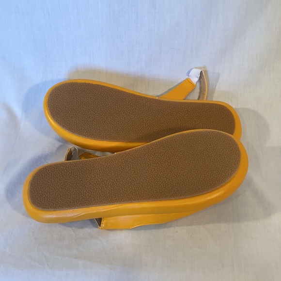 Slingback flats. Size 8. - Picture 4 of 4